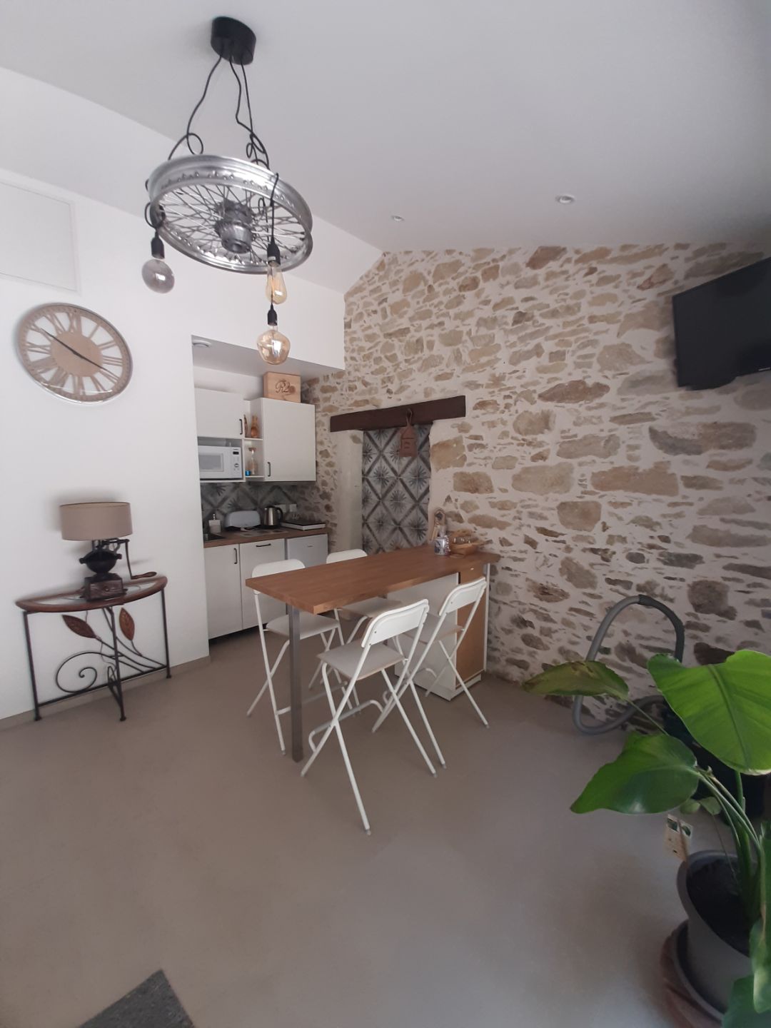 Rénovation mur en pierre intérieur séjour